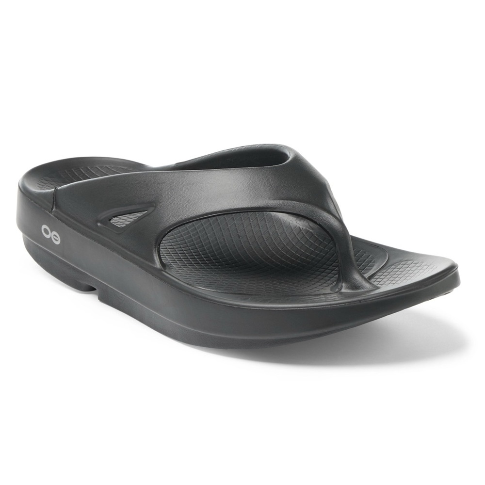 OOFOS Black Women’s Thong Sandals